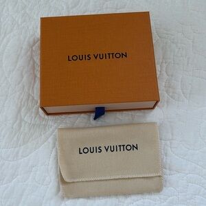 Louis Vuitton box small and small dust cover